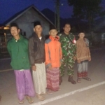 ‎Patroli Malam di Dusun Batujalik, Babinsa Imbau Warga Aktif Ikut Siskamling