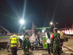 Jaga Kondusivitas NATARU, Koramil Taliwang Laksanakan Patroli Gabungan Malam Hari