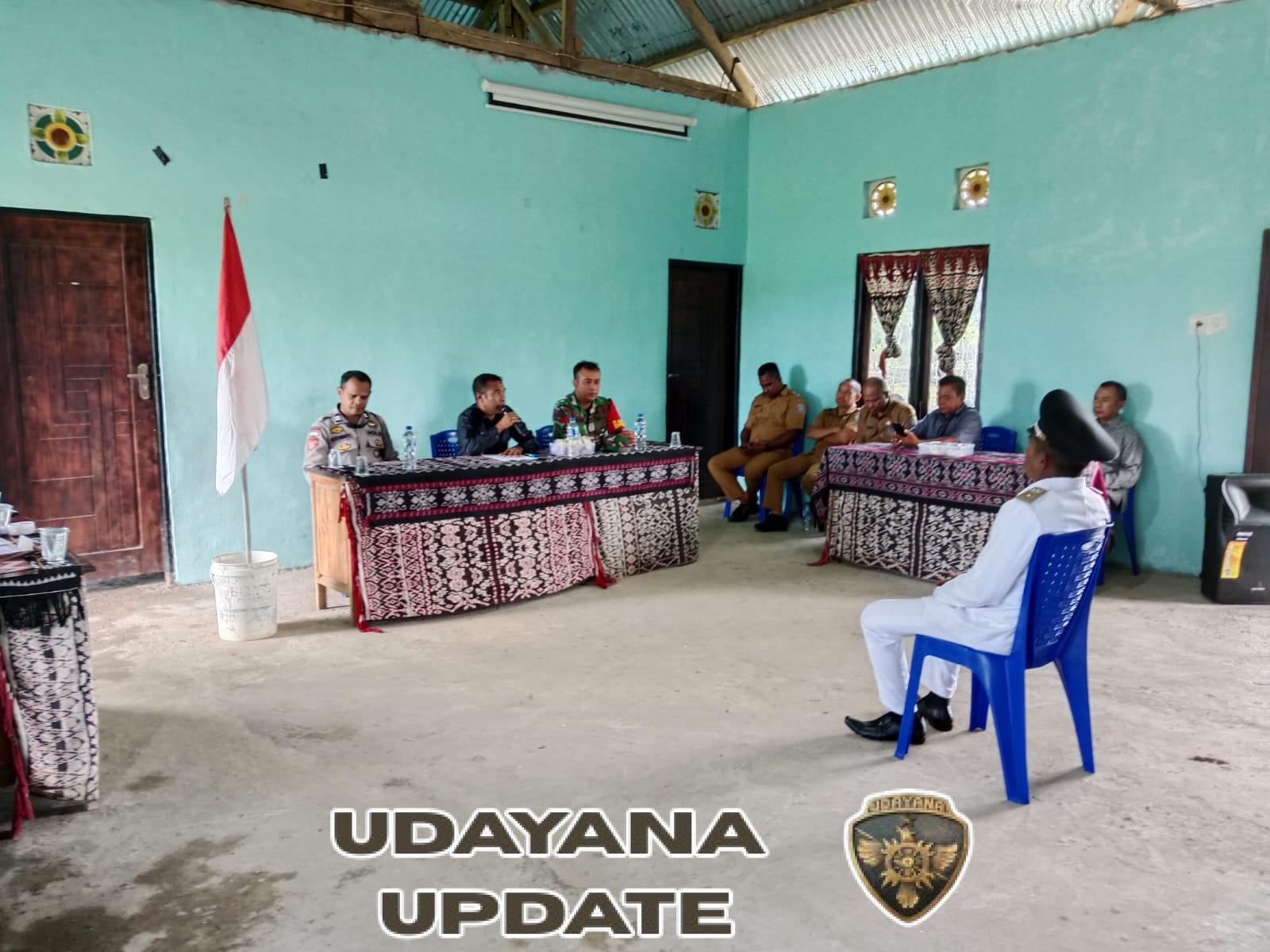 Babinsa Kodim 1627/Rote Ndao Hadiri Pelantikan Kepala Desa Temas di Rote Barat Laut