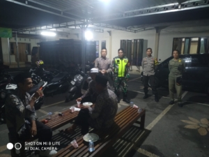 Babinsa Paokmotong Patroli Kongkow-Kongkow Bersama Bhabinkamtibmas