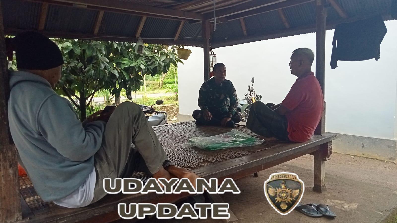 Komsos Babinsa Bentek Perkuat Ronda Malam Warga Dusun Goa