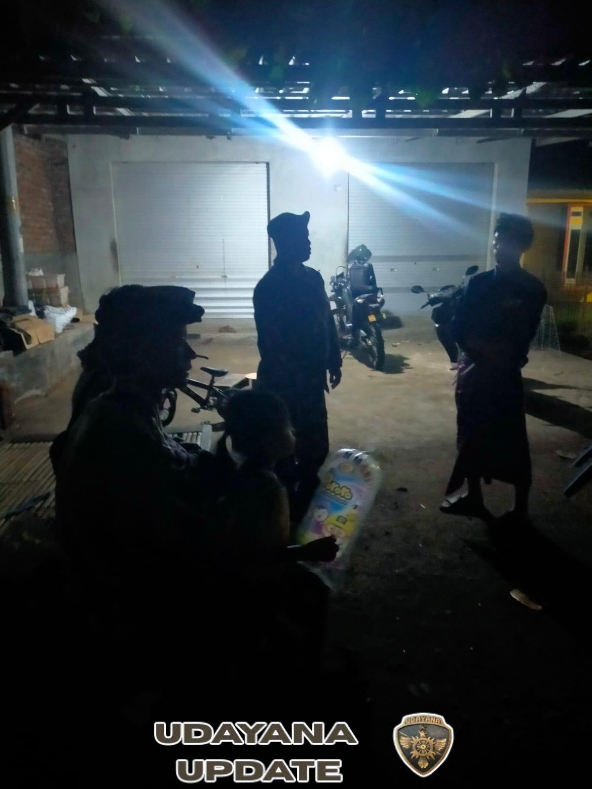 ‎Babinsa Sambelia Laksanakan Patroli Malam Demi Jaga Kamtibmas Wilayah