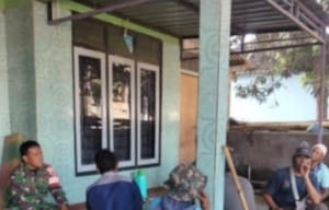 Babinsa Desa Bandok Perkuat Kepedulian Warga terhadap Kebersihan dan Keamanan Lingkungan