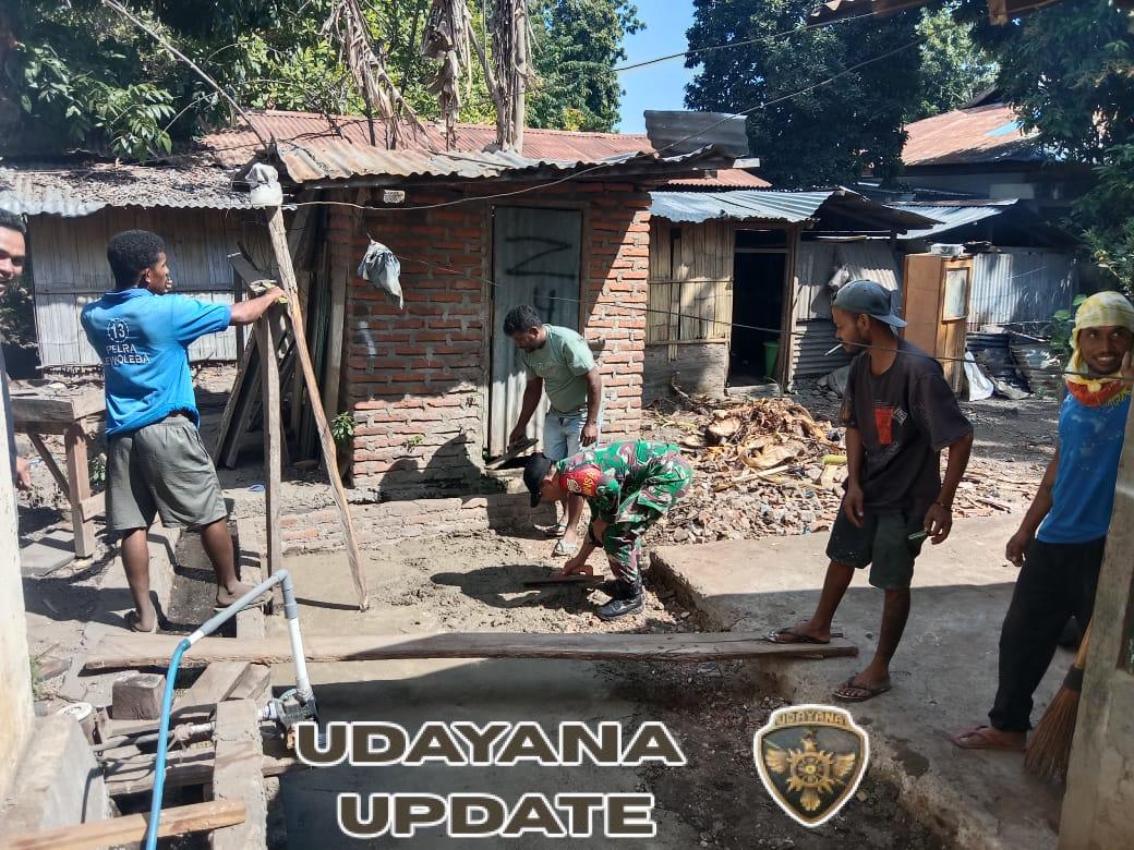 Wujud Kepedulian TNI, Babinsa Koramil 1624-06/Wulanggitang Bantu Perbaikan Rumah Warga