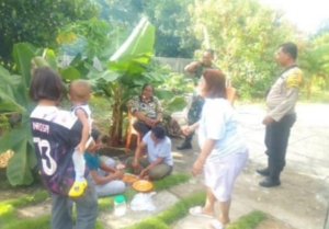 Babinsa Koramil Ba’a Gelar Komsos Natal Bersama Warga Rayon Nusaklain