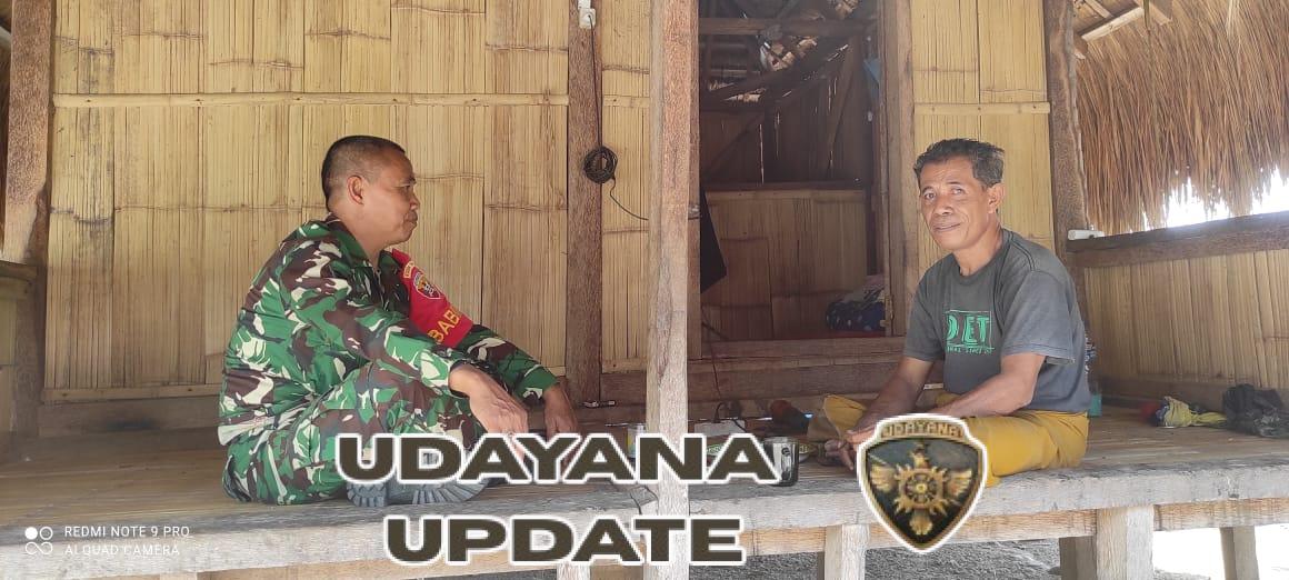 Sertu Muksin Laksanakan Komsos dan Pamwil, Warga Maubasa Antusias Menyambut TNI