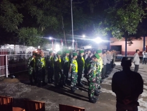 ‎Danramil Keruak Pimpin Patroli Gabungan Amankan Malam Pergantian Tahun Baru