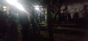 Babinsa Koramil Ba’a Amankan Ibadat Malam Tutup Tahun di Gereja Santo Kristoforus