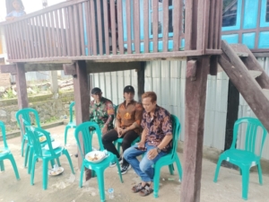 Babinsa Desa Rempe Ajak Warga Jaga Kebersihan dan Pererat Silaturahmi