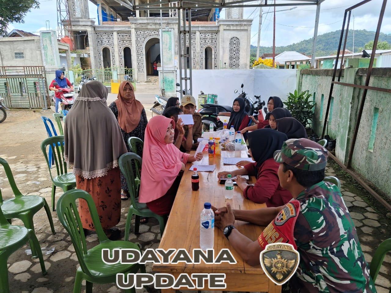 Babinsa Desa Bangkat Monteh Kawal Ketat Penyaluran Bantuan Beras dan Minyak Goreng dari Bulog