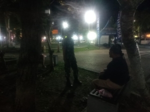 Patroli Malam Koramil Taliwang, Jaga Ketertiban dan Keamanan Warga