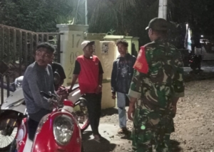 Babinsa Koramil 1614-02/Kempo Laksanakan Ronda Malam Bersama Warga Desa Ta’a