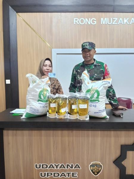 Babinsa Desa Belo Pastikan Penyaluran Bantuan Pangan Tepat Sasaran