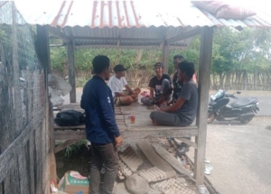 Babinsa Rasabou Ingatkan Warga Jaga Kamtibmas Menjelang Tahun Baru