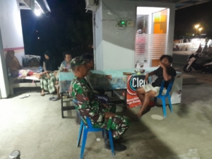 Patroli Malam Koramil 1628-04/Poto Tano Wujudkan Situasi Kondusif di Wilayah Binaan