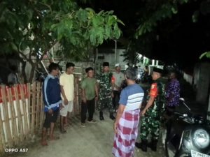 Babinsa Monta Baru Gelar Patroli Siskamling Pantau Situasi Kecamatan Sape dan Lambu