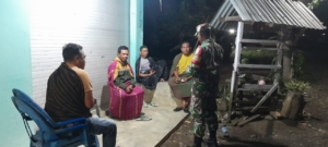 Babinsa Tambora Dampingi Warga Ronda Malam di Dusun Garuda