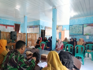 Babinsa Desa Seran Hadiri Penyuluhan Edukasi Stunting bagi Calon Ibu