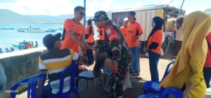 Babinsa Poto Tano Amankan Jalannya Balap Sampan GP Gili Balu Cup 2025