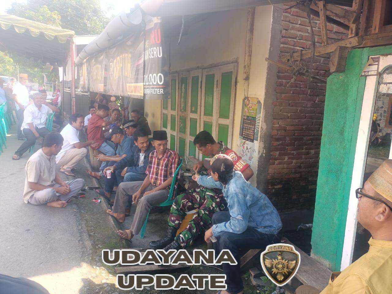 Babinsa Seteluk Tengah Hadiri Syukuran Pernikahan, Pererat Silaturahmi dengan Warga