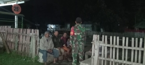 Babinsa Manggelewa Intensifkan Kongkow dan Patroli Malam Jaga Kondusivitas Desa Banggo
