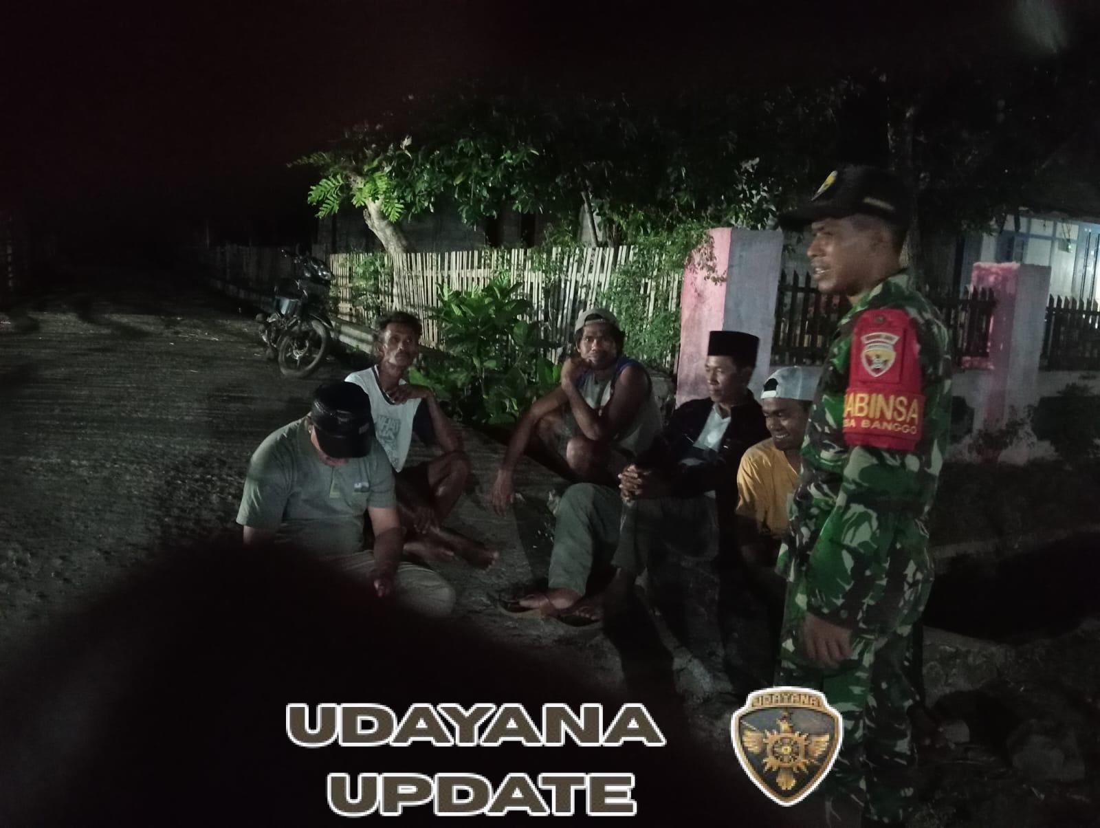 Babinsa Koramil 1614-06/Manggelewa Gelar Patroli dan Ronda Malam Bersama Warga