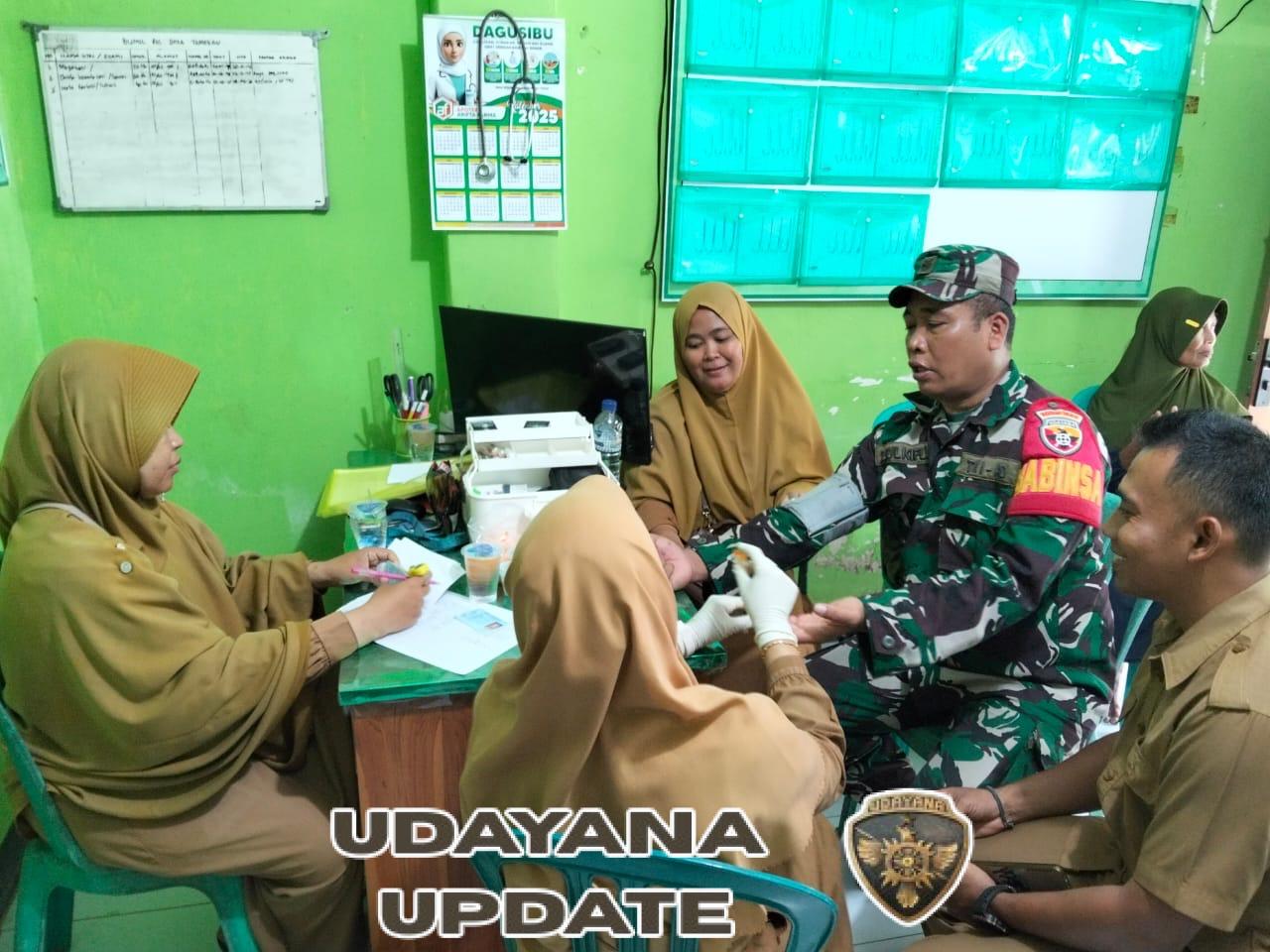 Babinsa Tamekan Dampingi Kegiatan Skrining Kesehatan Warga