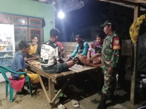 Apel Pengecekan Personil Patroli Siskamling di Koramil Woha Berjalan Lancar