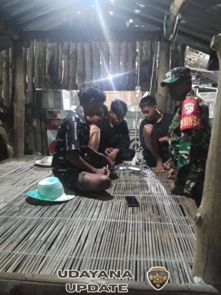 TNI Hadir di Tengah Masyarakat, Koramil Jereweh Intensifkan Patroli Malam