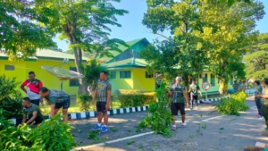 Semangat Gotong Royong Warnai Kerja Bakti Prajurit Kodim 1618/TTU