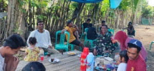 Babinsa Desa Kelanir Tingkatkan Komsos Demi Perkuat Kemitraan dengan Warga