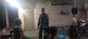 ‎Babinsa Tirtanadi Patroli Wilayah, Himbau Warga Waspada Cuaca Buruk