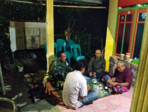 Patroli Malam Koramil 1628-03/Seteluk Wujudkan Situasi Kondusif di Wilayah Kecamatan Seteluk