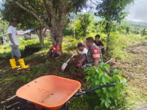 Babinsa Koramil 1602-03/Detusoko Gencarkan Komsos di Desa Wologai Timur