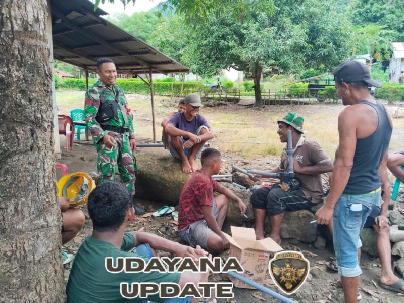 Babinsa Koramil 1602-04/Maurole Laksanakan Komsos dan Pamwil di Desa Tou Barat