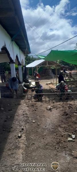 Babinsa Koramil 1614-05 Pekat Ajak Warga Tambora Bangun Pagar Mushola Al Amin