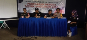 Babinsa Hadiri Musyawarah Desa Penetapan RKPDes 2026 di Rarak Ronges