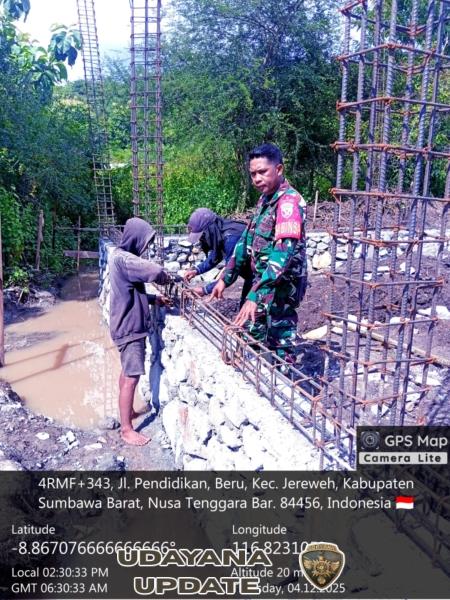 Babinsa Desa Belo Pantau Pembangunan Koperasi Merah Putih, Pastikan Proses Tepat Sasaran