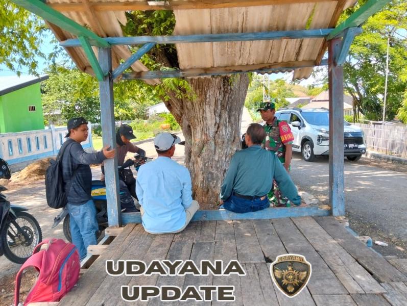 Babinsa Koramil Poto Tano Laksanakan Komsos dan Monitoring Wilayah di Desa Kiantar