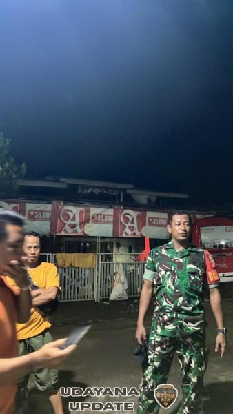 Babinsa Koramil Jereweh Laksanakan Patroli Malam, Imbau Warga Jaga Kamtibmas