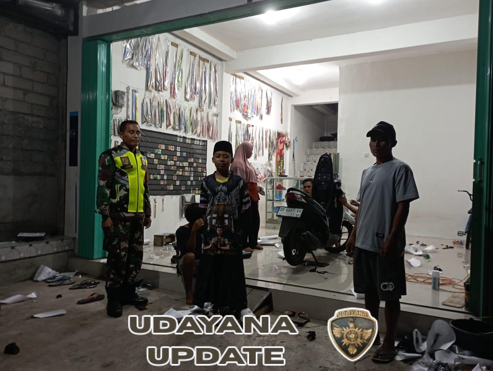 Intensifkan Keamanan Malam Hari Babinsa Bersama Warga Sinergi Patroli Malam