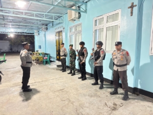 Personel Kodim 1614/Dompu Turut Amankan Pos Pam Operasi Ketupat Rinjani 2025 di Gereja GMIT Syalom