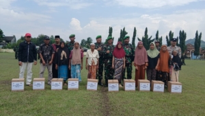 Ton Ting Korem 162 Wira Bhakti Berbagi Sembako