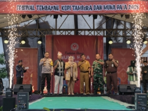 Kasdim Kodim 1614/Dompu Hadiri Pembukaan Festival Tembakau, Kopi Tambora, dan Muna Pa’a 2025
