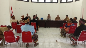 Pjs Danramil 1630-02/Lembor Hadiri Mediasi Sengketa Tanah di Desa Robo