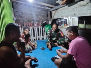 Perkuat Kamtibmas, Babinsa Koramil 1614-03/Hu’u Gelar Ronda Malam Bersama Warga
