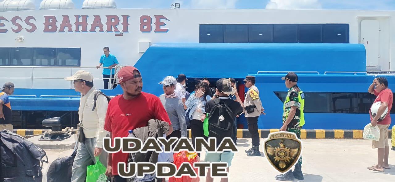 Arus Kapal Penumpang di Pelabuhan Ba’a Dipantau Babinsa, Situasi Aman dan Lancar