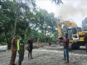 Serka Petrus Ghobe Pantau Wilayah dan Himbau Warga Desa Demulaka Tetap Waspada