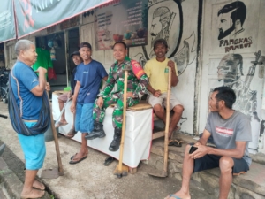 Babinsa Koramil 1602-03/Detusoko Laksanakan Komsos dan Pamwil di Desa Wolofeo