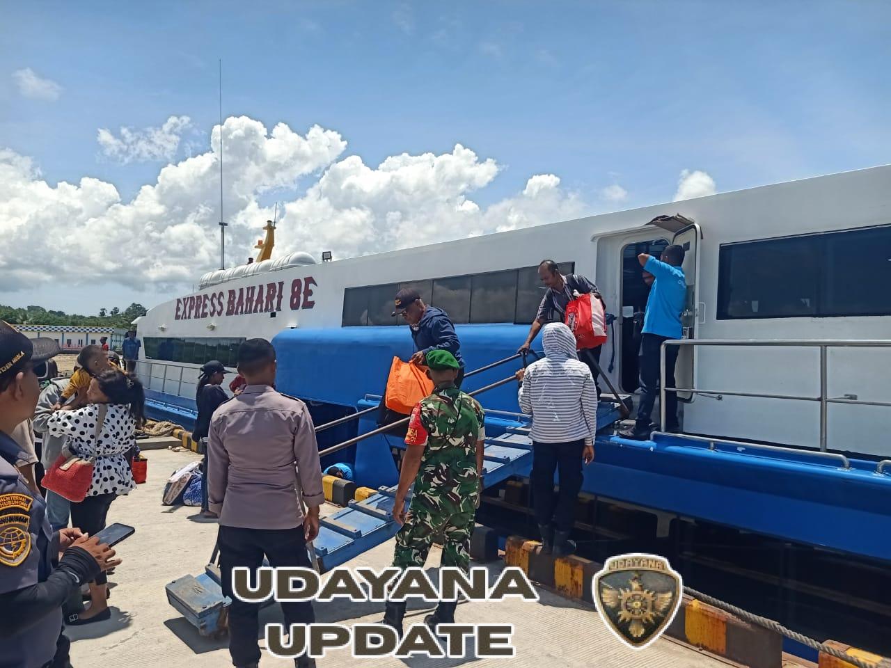 Pastikan Kelancaran Transportasi Laut, Koramil 1627-01/Baa Pantau Aktivitas Pelabuhan